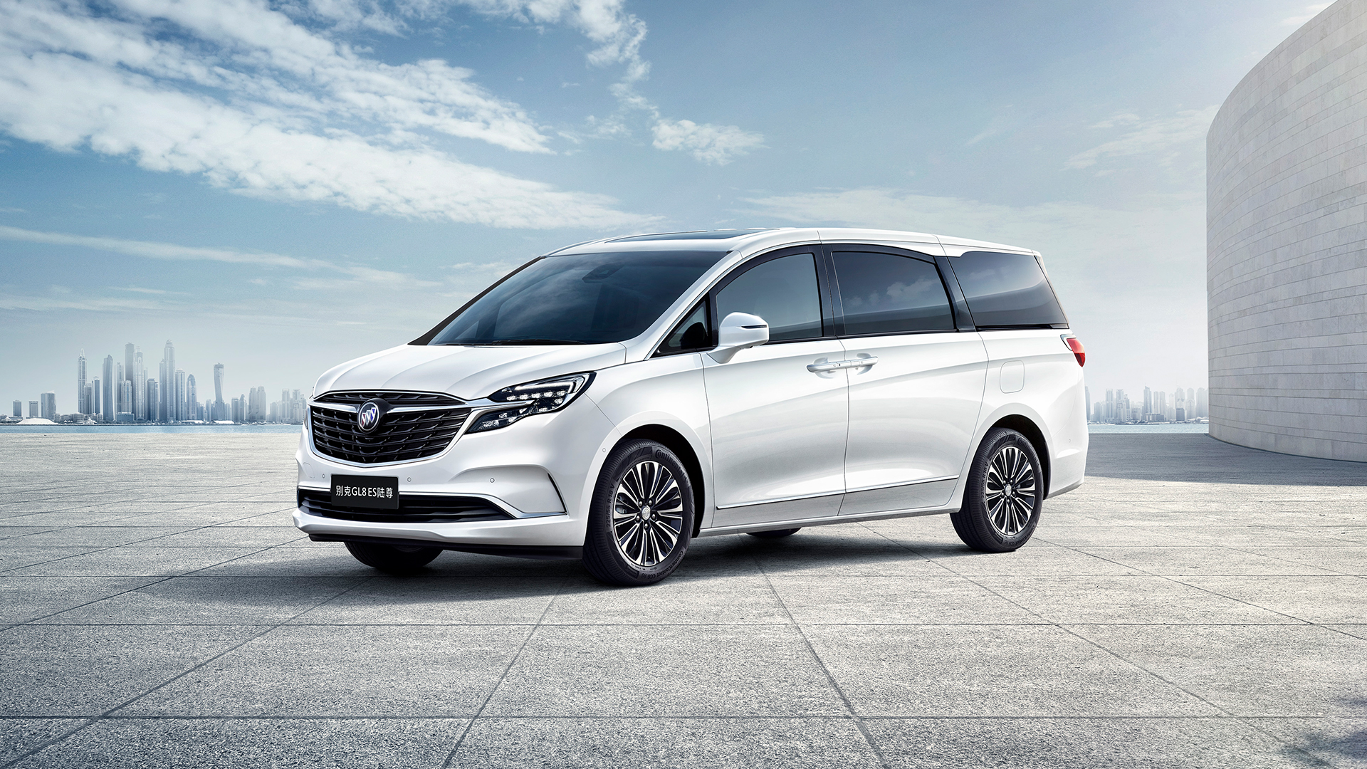 21款gl8652t与传祺gm8对比,最新传祺gm8对比别克gl8哪个更好