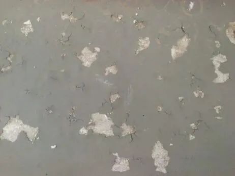 墙面返黄怎么处理,墙面泛碱原因和治疗方法