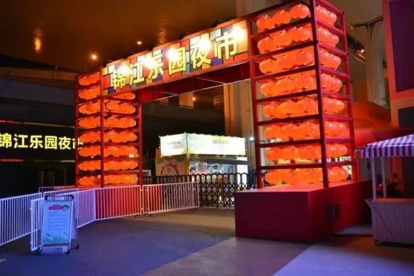 品美食、撸串、逛商场，上海“夜经济”烟火气回来了！