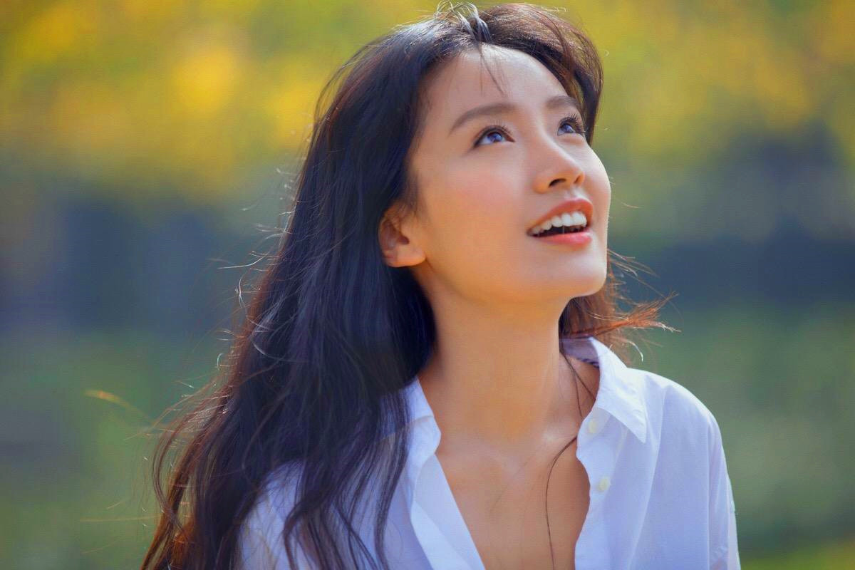 总觉得自己笑得很难看怎么办,怎么笑时笑容很自然