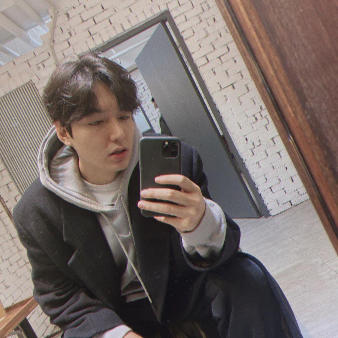 2018年韩系男士发型,适合三十岁以上的韩系男士发型