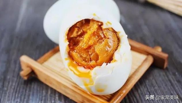 咸鸭蛋腌制方法流油咸度适中,腌咸鸭蛋方法一看就会