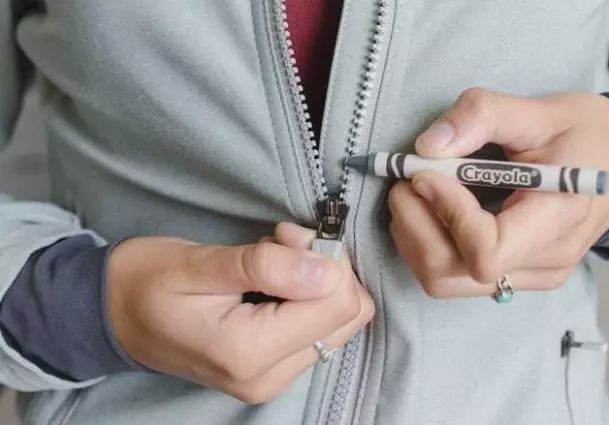 基础款衣服秒变时髦小窍门,学会这几招衣服每天都像新的一样