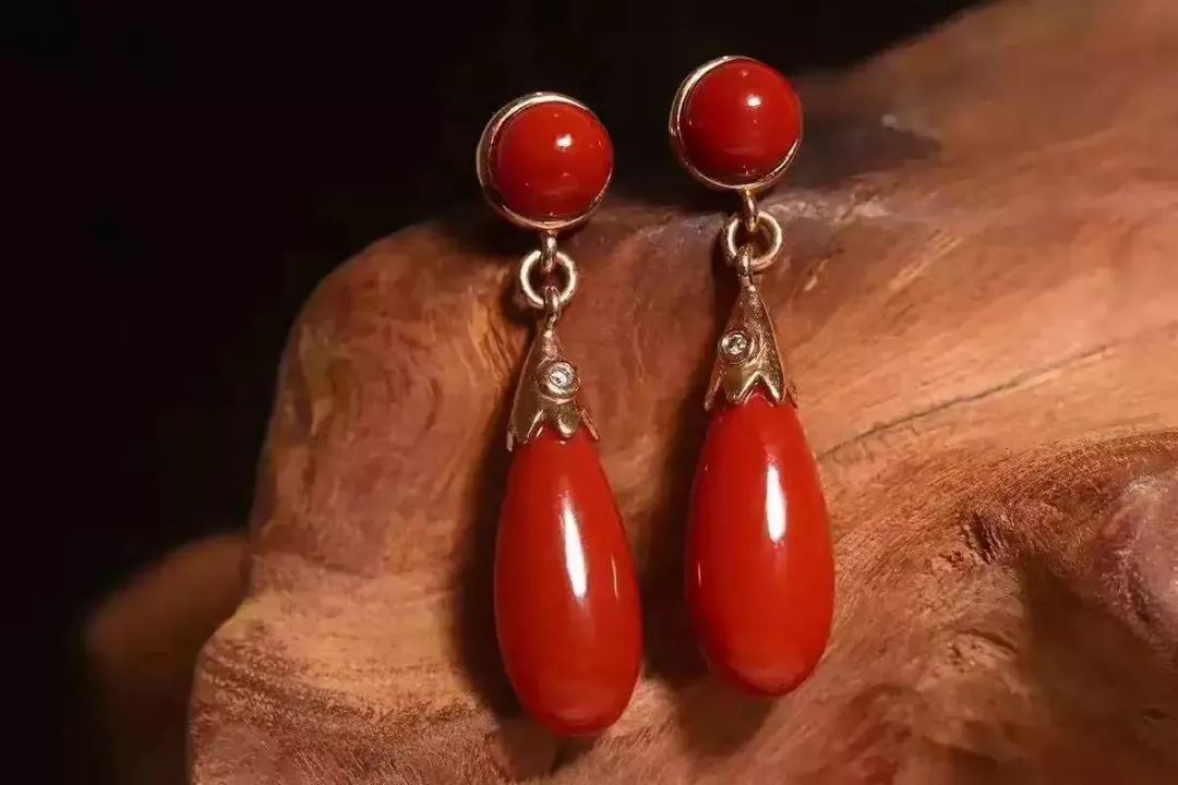 招财色暖色系,招财金什么颜色