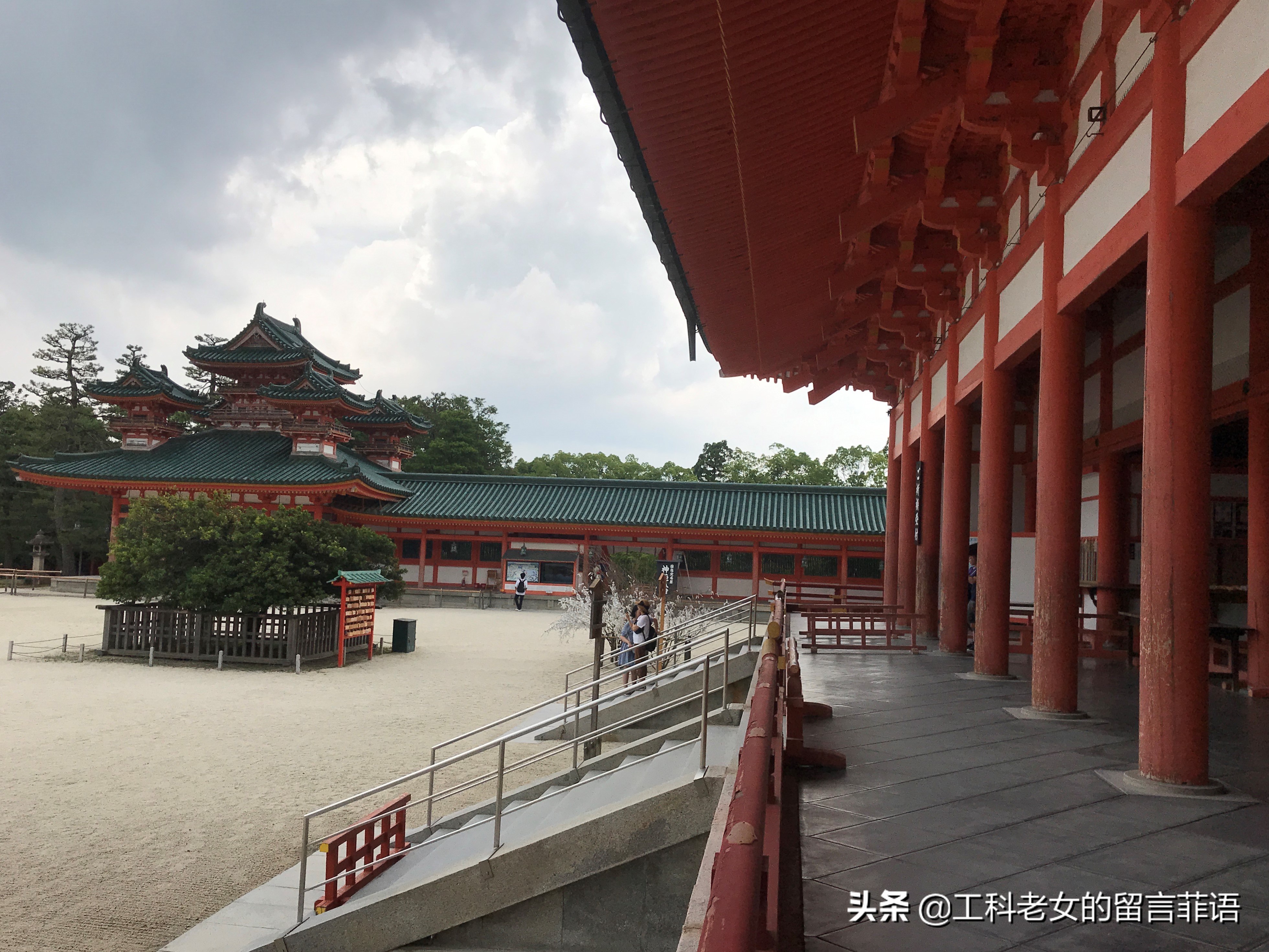 京都之因喜欢这神社的名字就在此卜了一签,却不认字