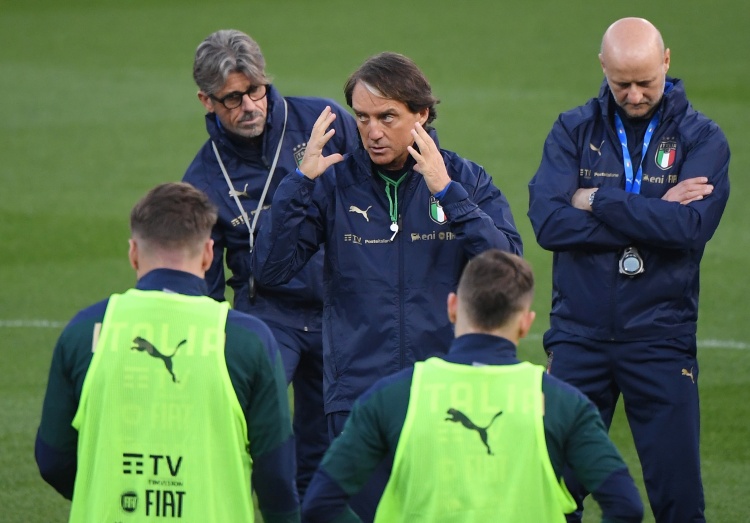 神错觉的意大利!蓝色风暴连续10场零封29场不败,核心一人酿蜕变