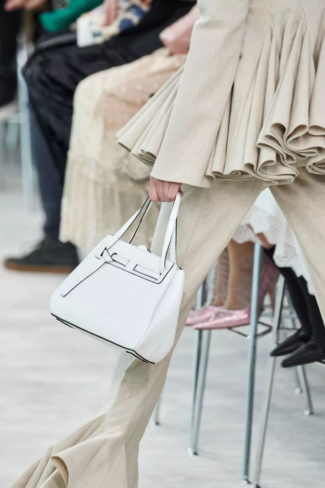 包包中的“黄金尺寸”,绝对是柜子中翻牌率最高的