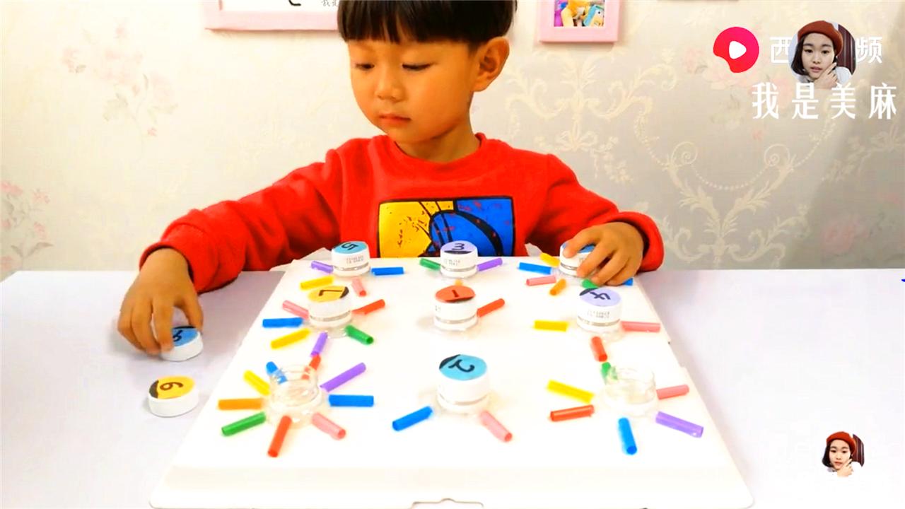 妈妈用盒子给宝宝做玩具,生活妙招之教你给小孩做个玩具