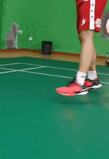 学会这两招没人敢欺负你,一招应对偷发后场球