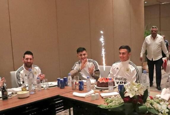 迪巴拉神仙颜值颠球,尤文绝杀迪巴拉视频