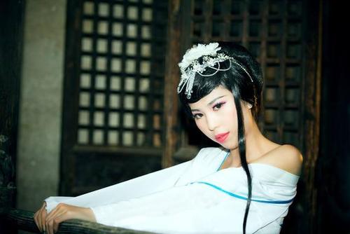 白话《*瓶金**梅》第十五回西门庆因奸得财富李瓶儿冷眼看夫亡