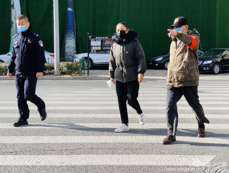 上阳宫到百货楼,疫情下逛西工,期待小街锅贴,王城广场听戏