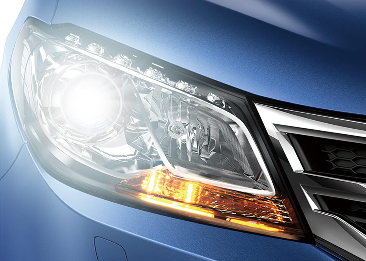 1分钟带你了解各种车灯的区别,涨知识聊一聊汽车车灯的发展史