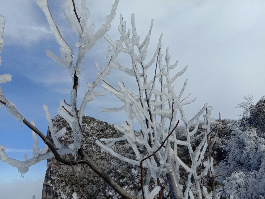 张家界天门山雪景,张家界天门山国家森林公园