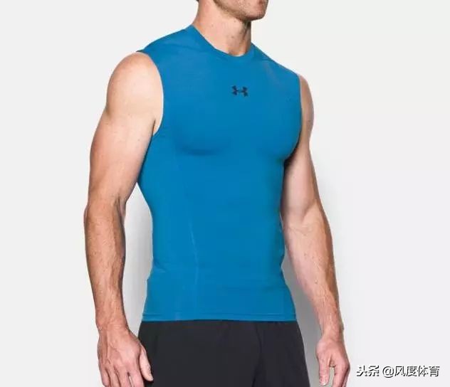 健身肌肉男穿衣搭配图片,肌肉男在健身穿衣搭配