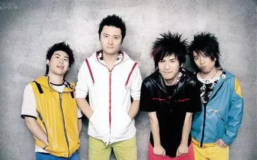 哪一首歌最能代替你的青春,哪首歌曲能代表你的青春