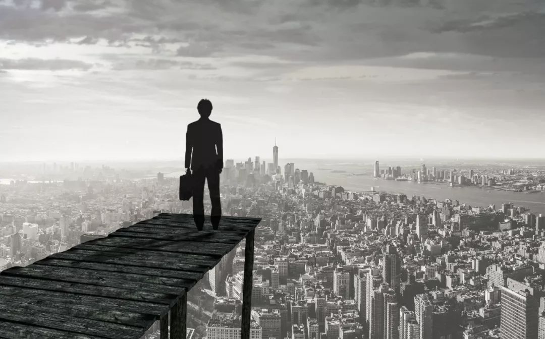 赚大钱一定要学会四个底层逻辑,挣大钱的人满脑子都是套路和手段