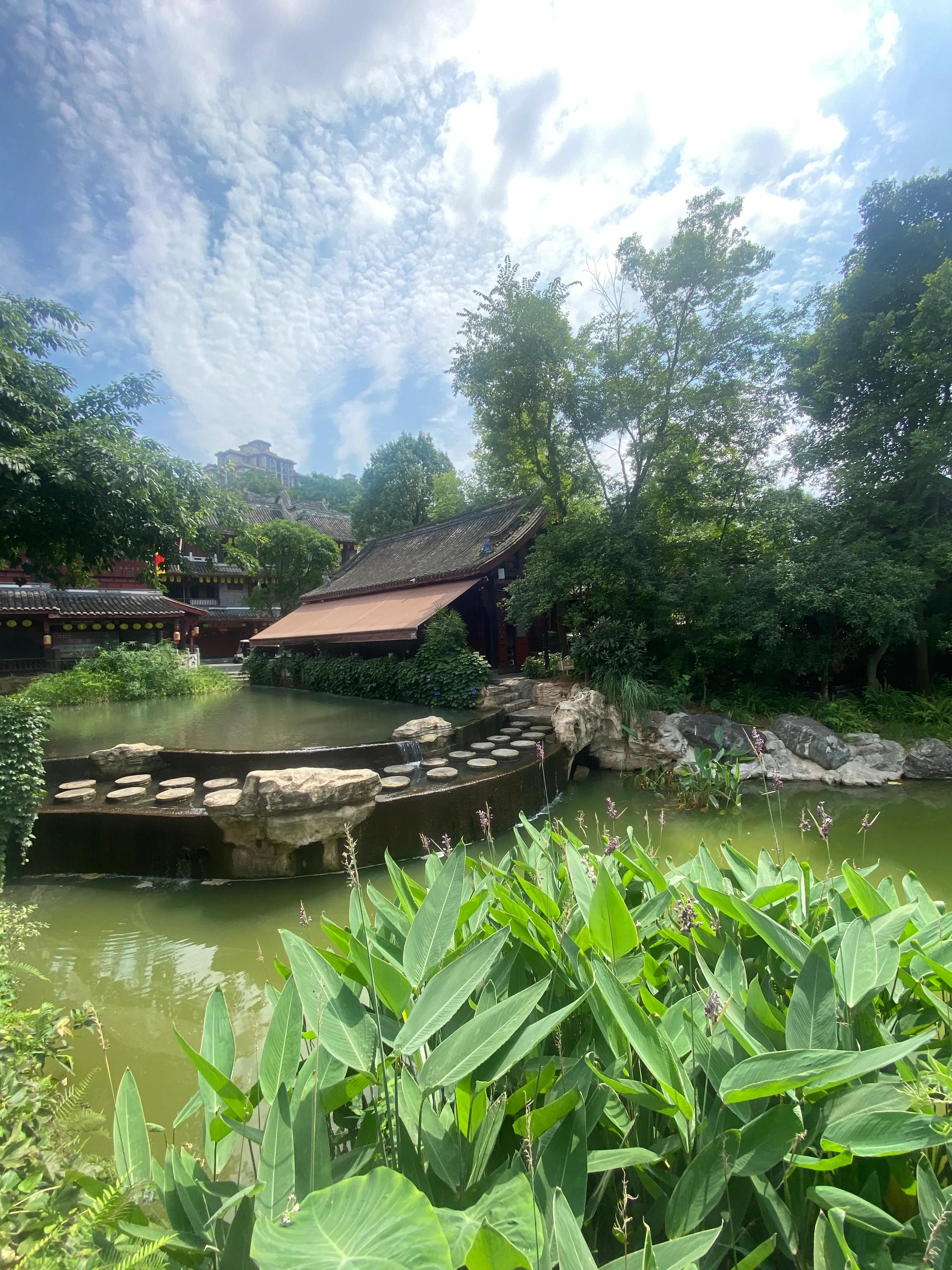 愿意为你花钱花时间的人才是爱你,舍得花钱和舍得花时间的爱情