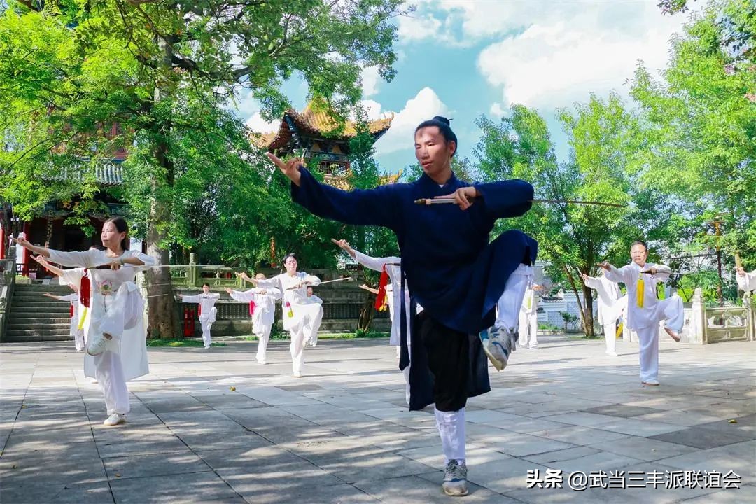 太极拳养生正确姿势,太极拳养生的基本六个动作