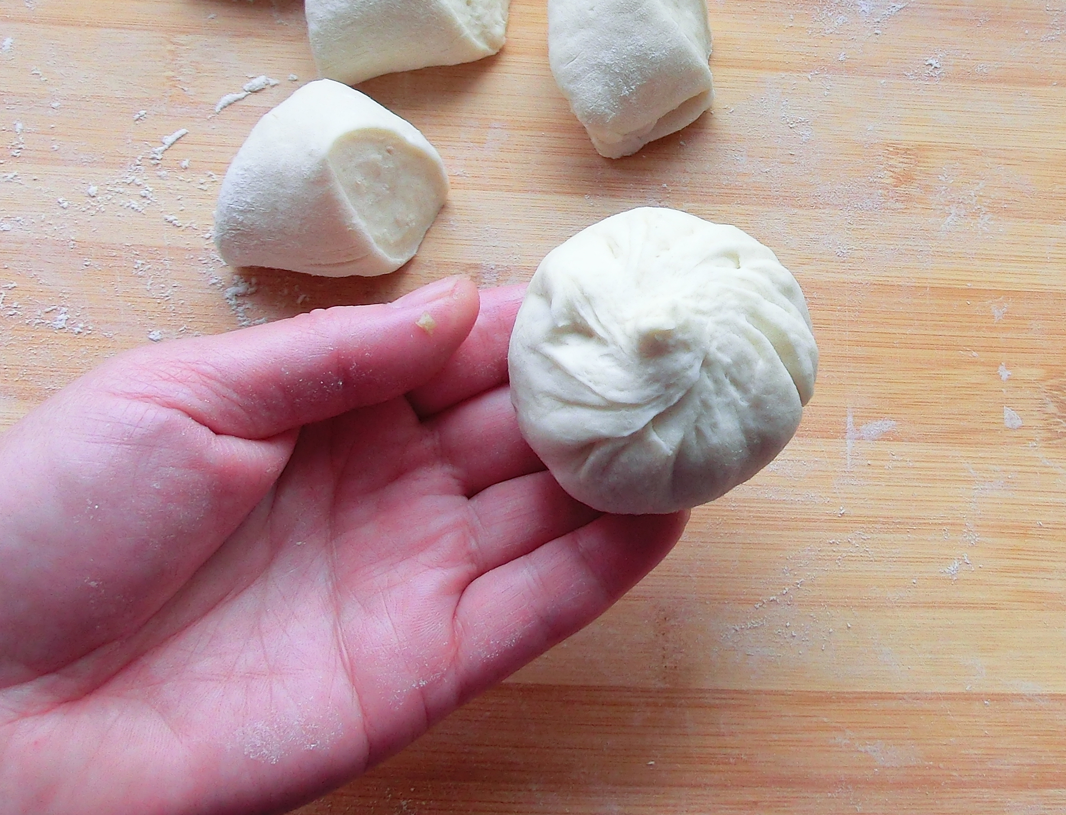 蒸包子要注意什么熟了才不脱皮,蒸包子的做法不要酵母粉