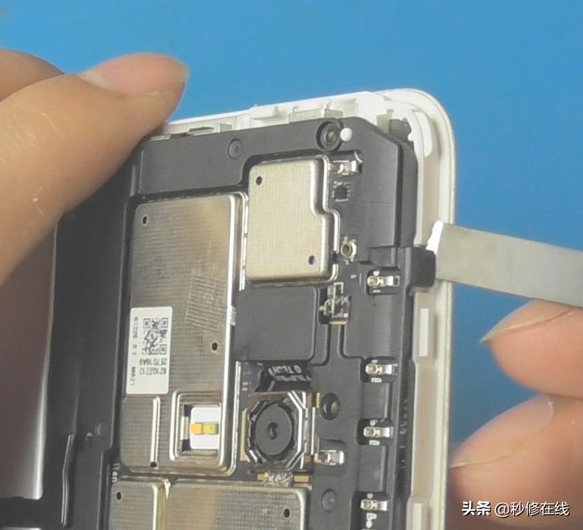 魅蓝note5拆机换尾插,魅蓝note5拆机