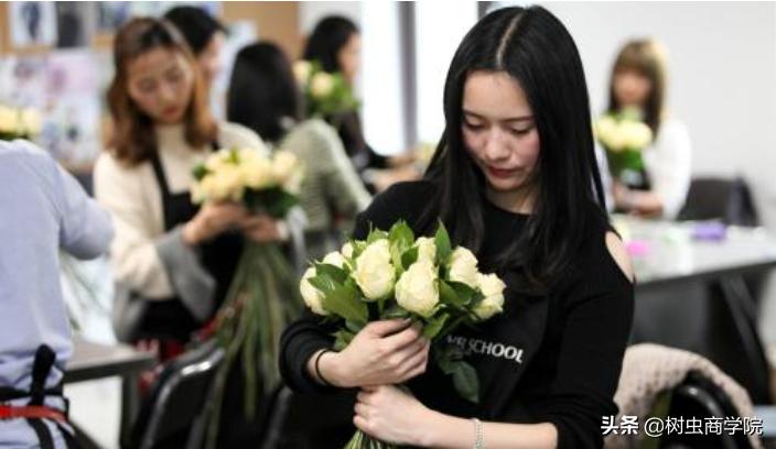 开个鲜花店应该怎么经营,如何低成本开一家鲜花店