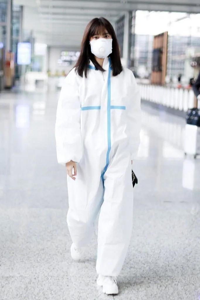 防疫造型大赛第二弹，杨幂热巴刘雯...戴口罩也挡不住的时髦感