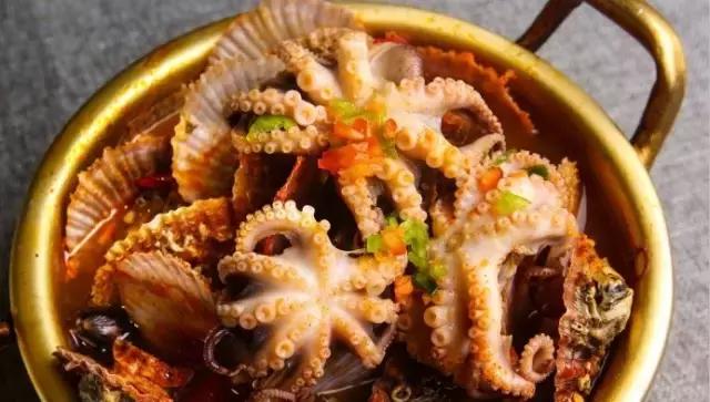 这些秘制的海鲜神店,把正宗烤蚬子、海蛎子刮回家