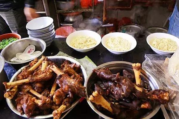 7个值得你驱车前往的吃羊肉地,这一口还魂的羊肉,吃了会上瘾!