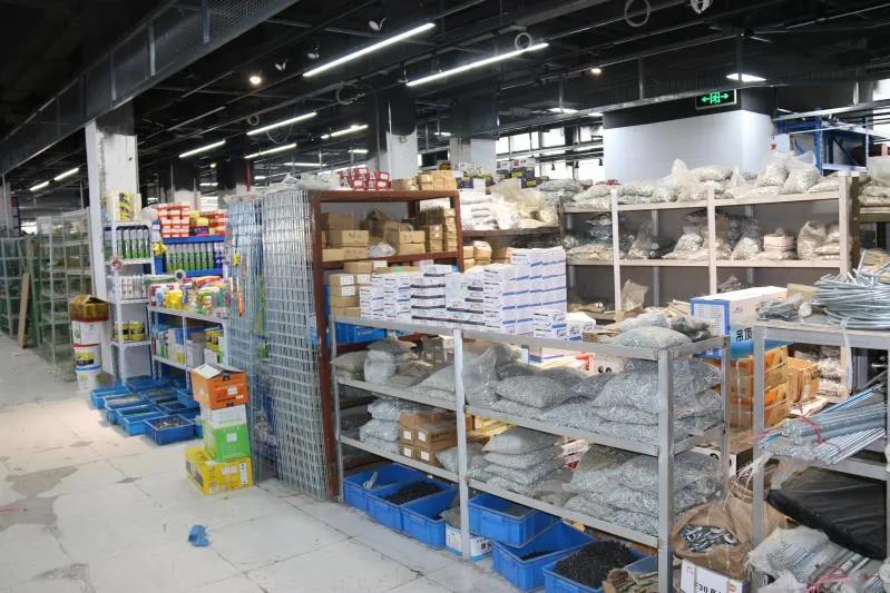 升级改造后的农贸市场夜景太美了,改造升级的农贸市场变靓了