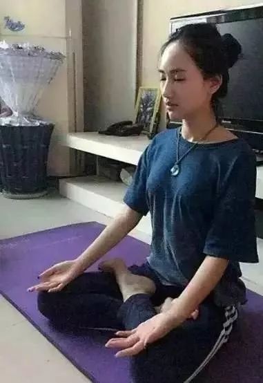 双盘腿的好处和功效,双盘腿对女性的好处