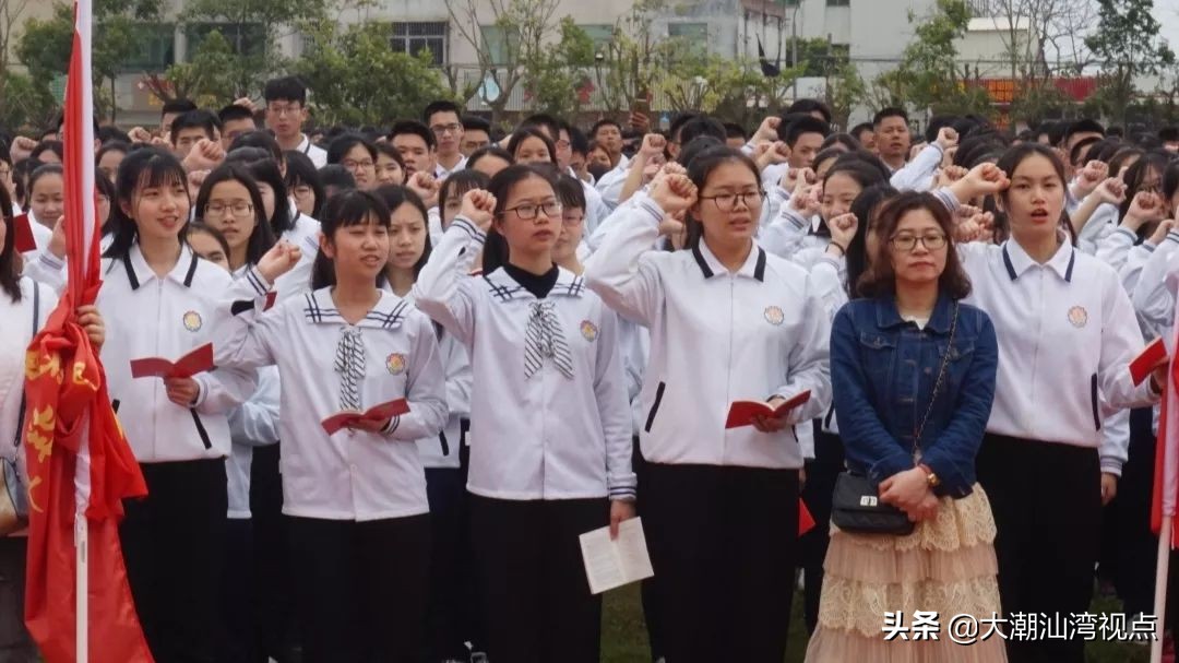 汕头哪些中专校服好看,汕头潮阳黄色校服是哪个学校