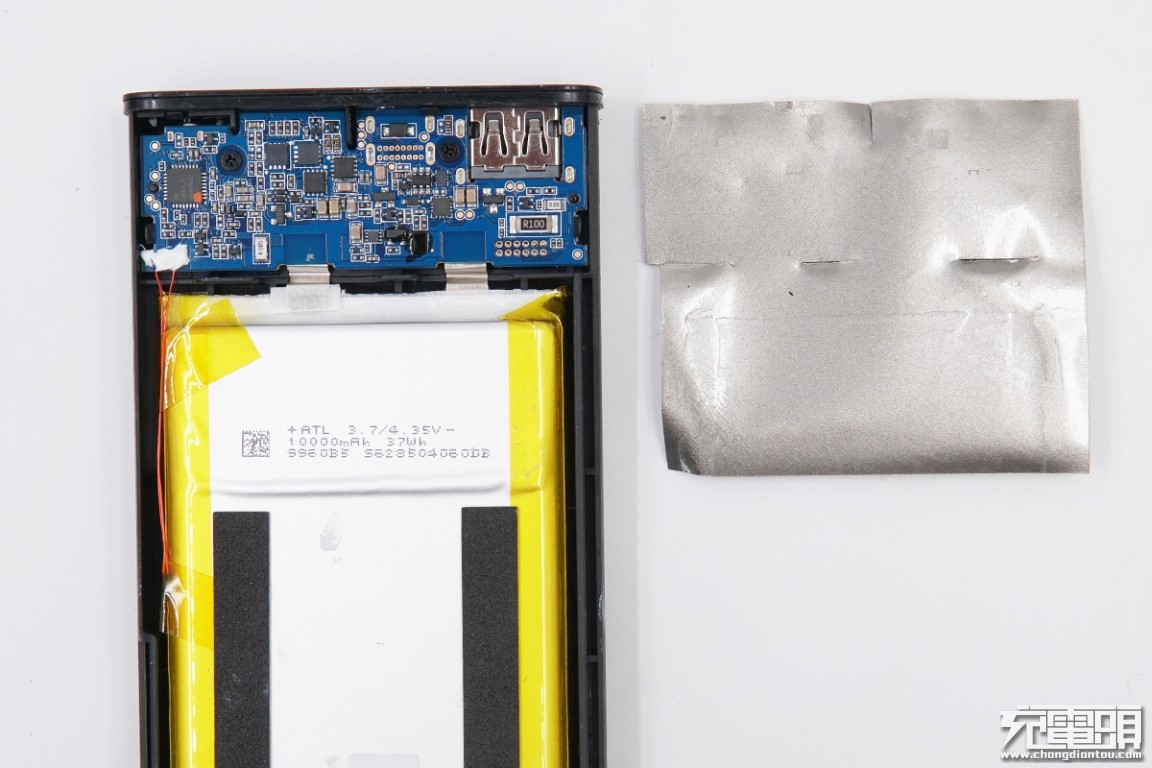 小米无线充电宝10w和30w如何选择,小米充电宝20000毫安50瓦拆箱