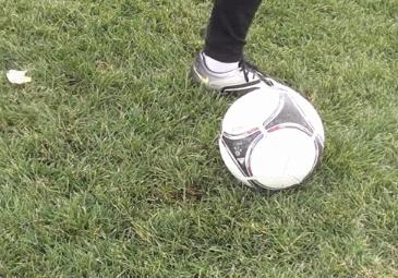 凌空抽射怎么练,弧线射门训练方法和技巧