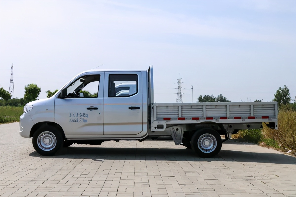 实拍东风小康C71/C72，这款车究竟“超牛”在哪里｜卡车之友网