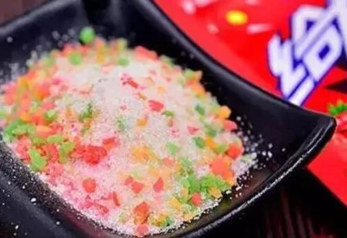 小学生吸食荧光粉,小孩吸食粉状零食