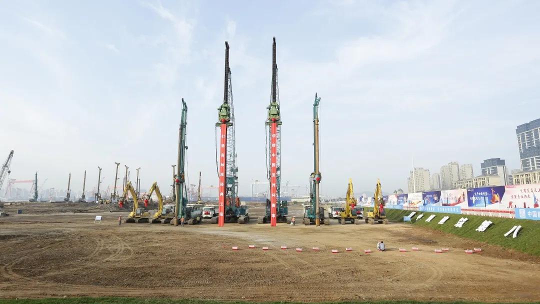 大连梭鱼湾足球场建设结构和设计,大连梭鱼湾专业足球场建造费用