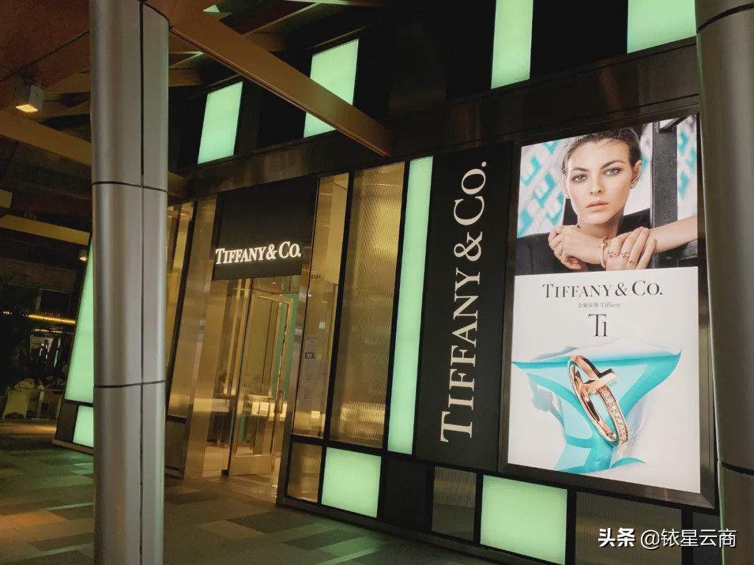 买朋友圈流量、请小鲜肉代言，为何国际奢侈品营销纷纷“入世”