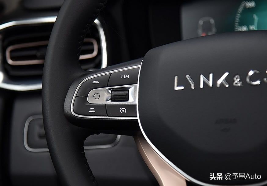 领克01跑新疆,全新领克01欧洲首航