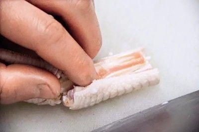 最详细鸡爪焯水剔骨教程,整鸡去骨正宗做法