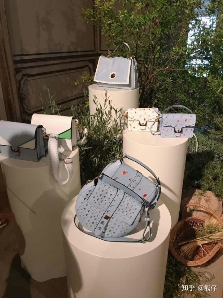 千元包包推荐轻奢20岁,千元小众包包推荐百搭平价