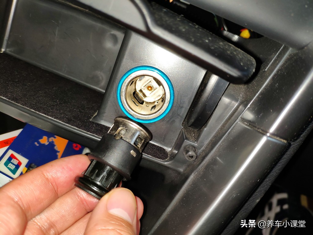 点烟器坏了自己能修吗,自己更换点烟器电源