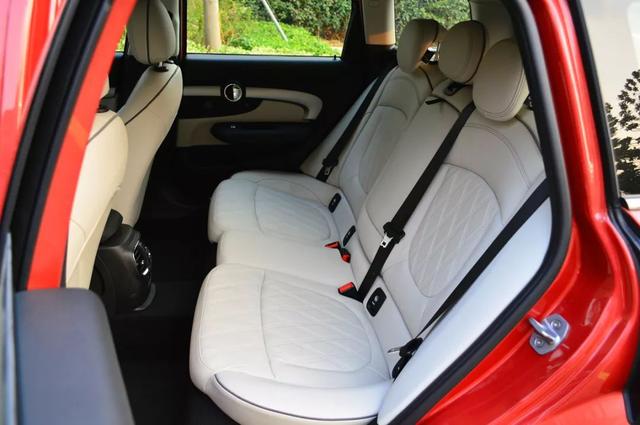 灵巧好开的车,中年女性宝马mini