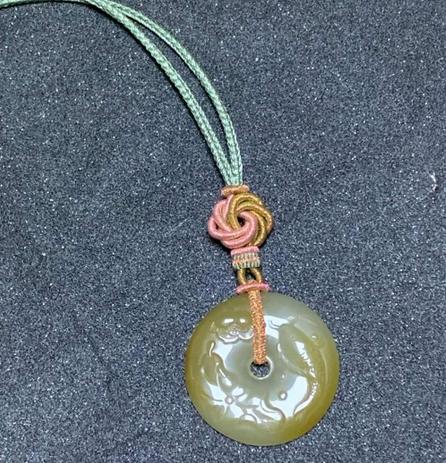 一根绳子编玉简单,用绳编玉石