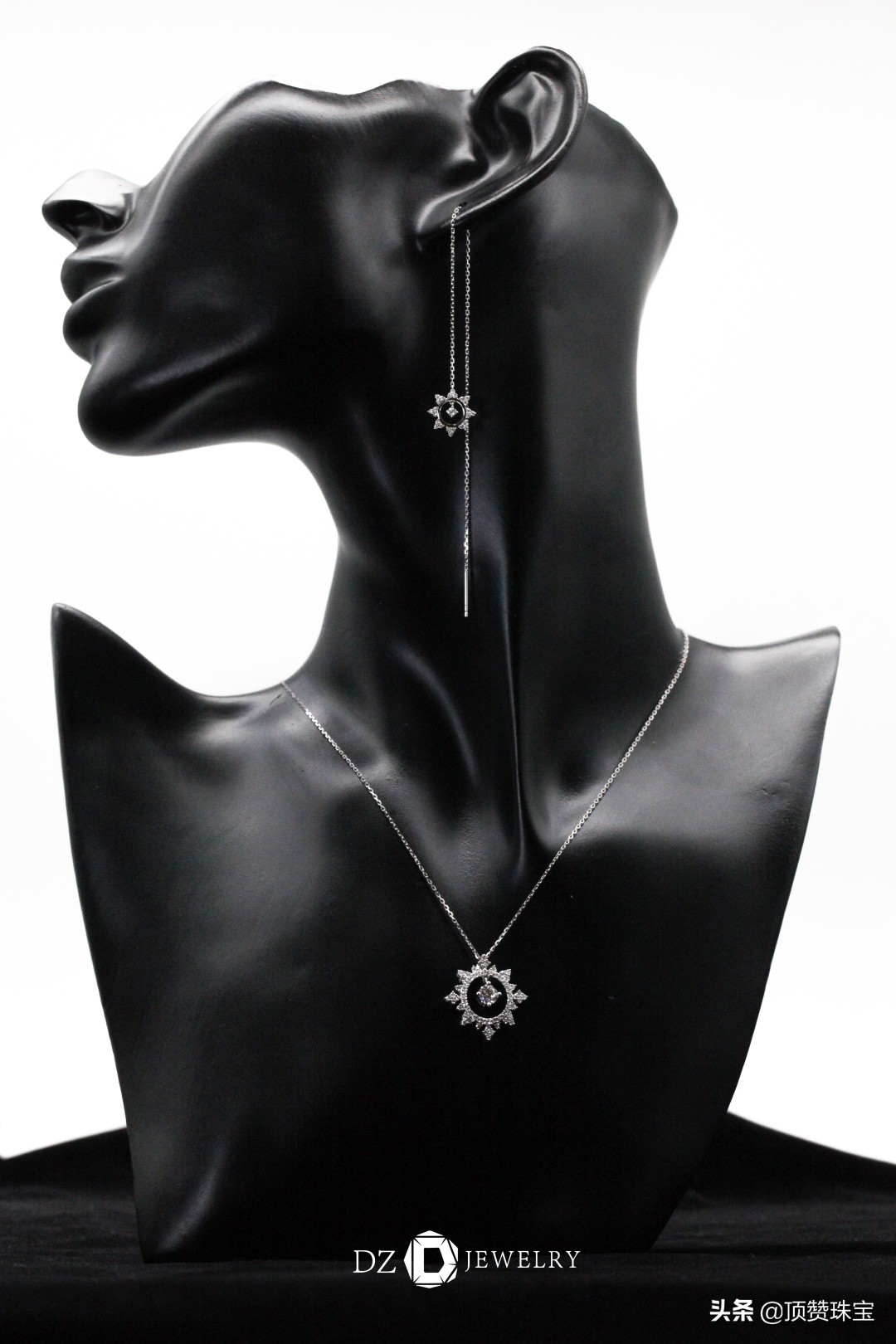 冰雪世界流光溢彩,冰雪世界雪花飞舞