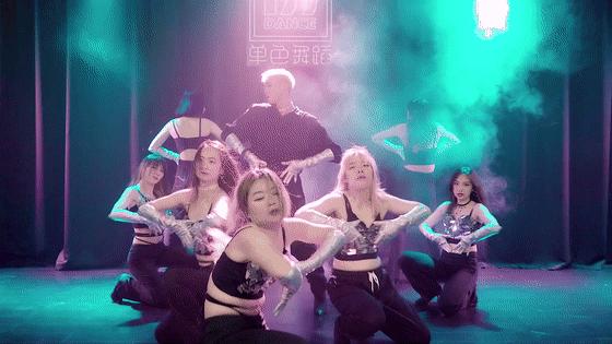 跳舞左右甩头发怎么练,跳舞甩头发慢动作教程