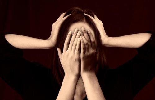 别人都说自己丑好自卑,当自己觉得自己很丑很自卑怎么办