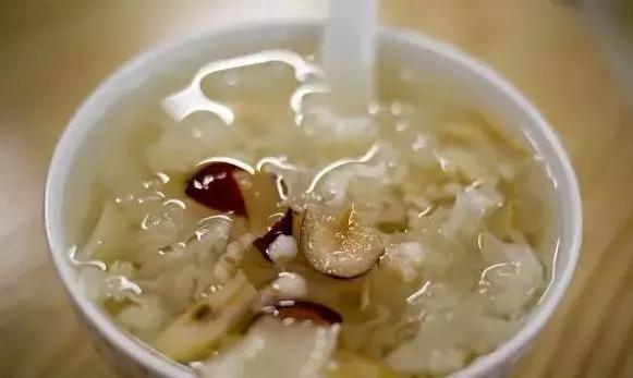 景色不输东南亚,美食百元吃到撑,这座滨海小城冬季正好最迷人