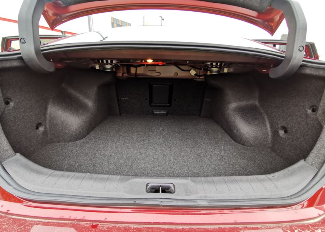 雅阁与天籁哪个销量好,新天籁销量大增