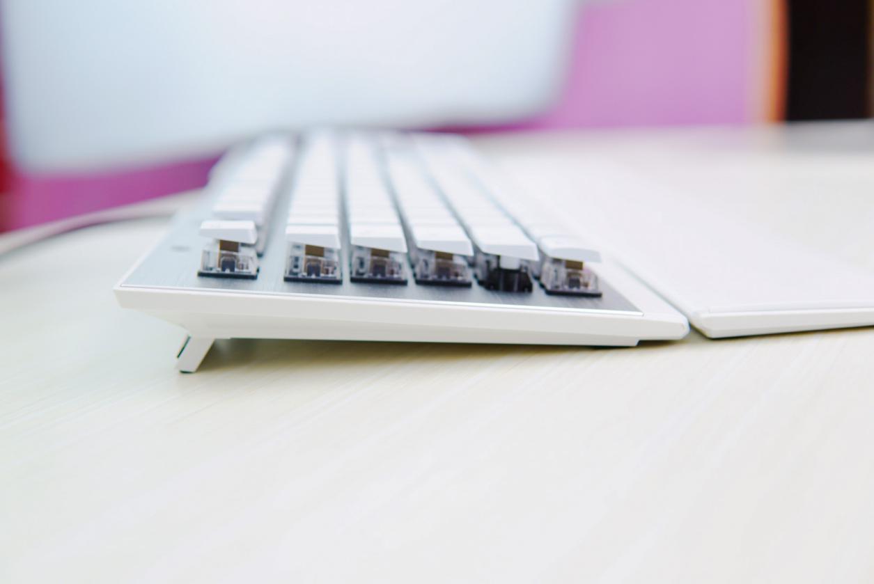 冰豹vulcan光轴键盘,冰豹发布吃鸡电竞机械键盘泰坦轴